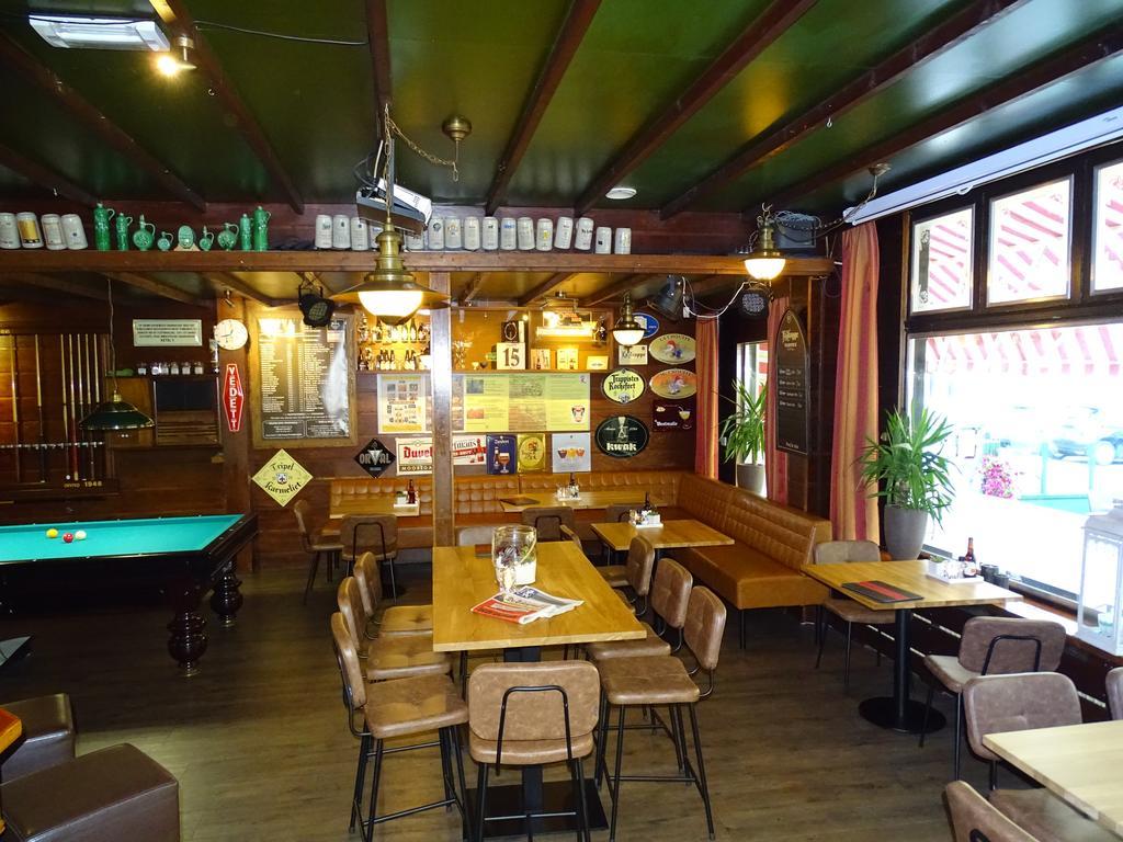 Café Restaurant De Kroon Hotel 3*