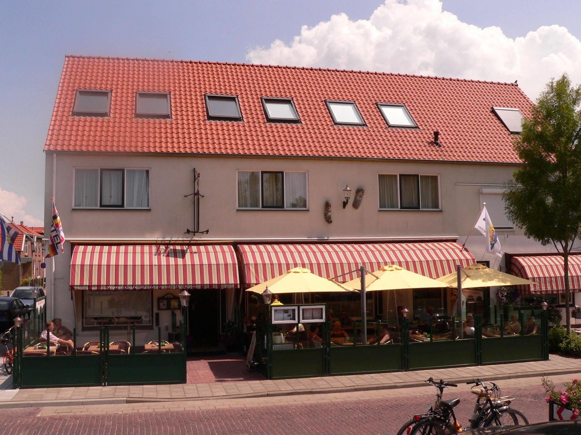 Cafe Restaurant 