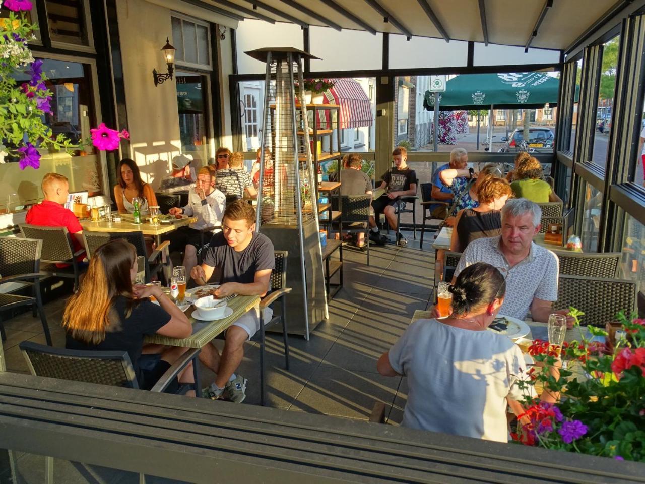 Cafe Restaurant 